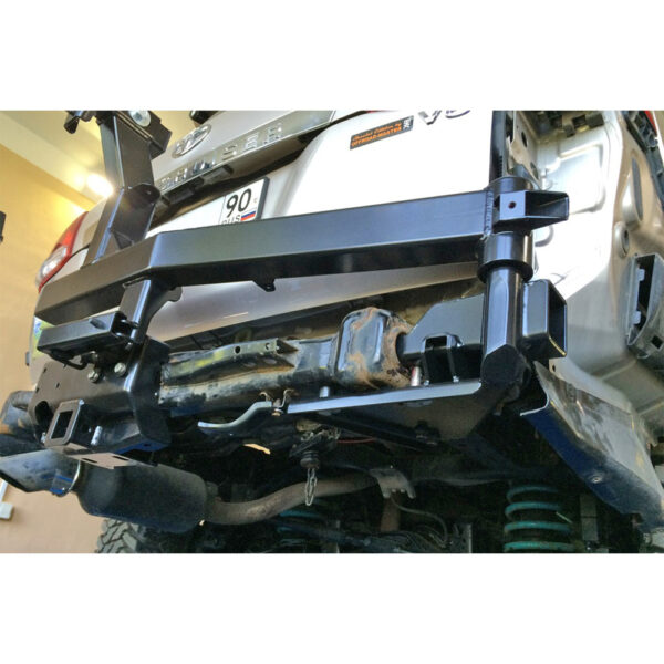 Defensa trasera con porta llanta RIF para Toyota Land Cruiser 200